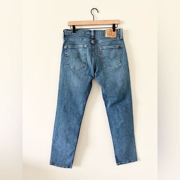 Levi's Straight Leg 511 in Medium Wash - Size 32 X 30 - Picture 4 of 6